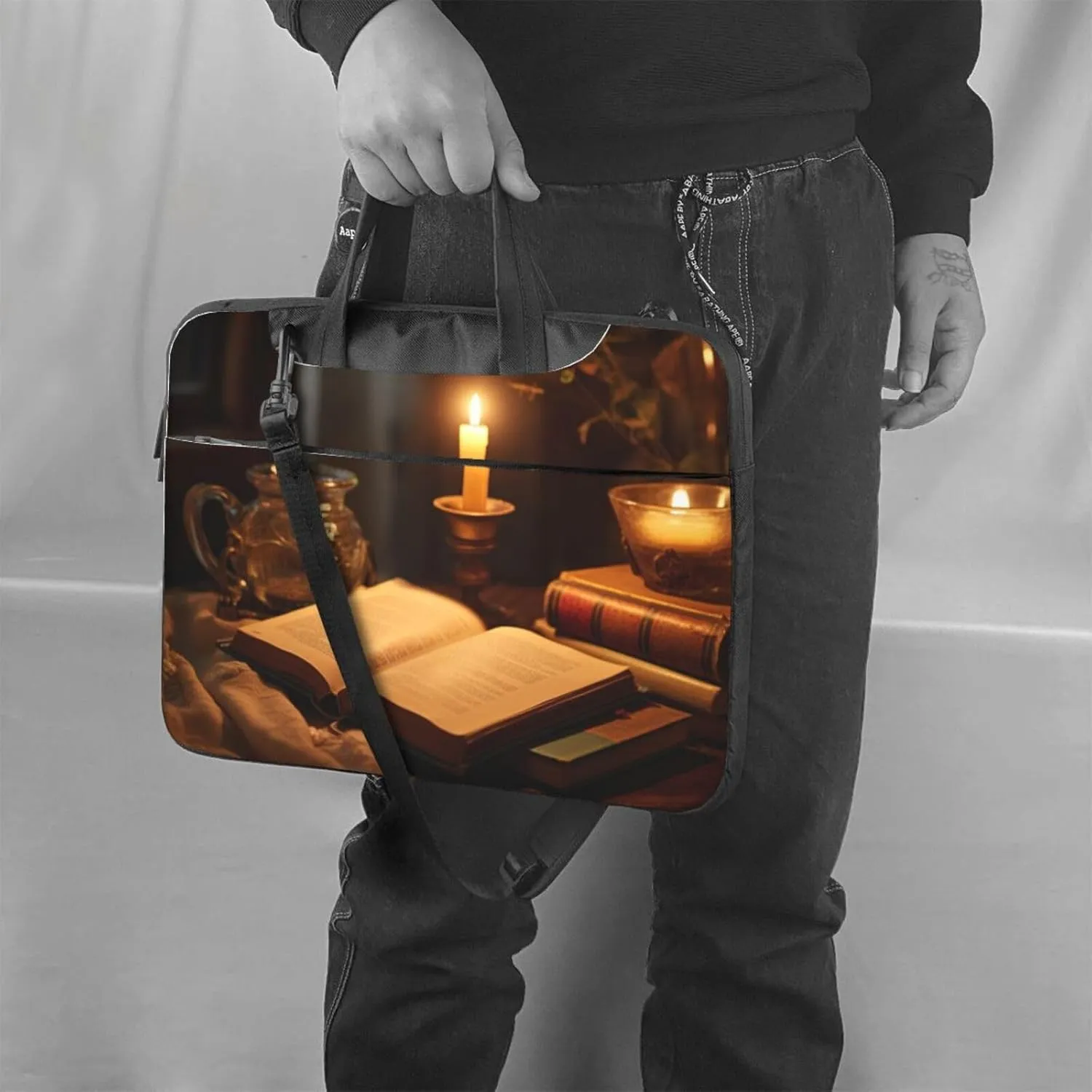 Candlelight night reading Print Work Casual Office Laptop Shoulder Messenger Bag 13 inch 14 inch 15.6 inch
