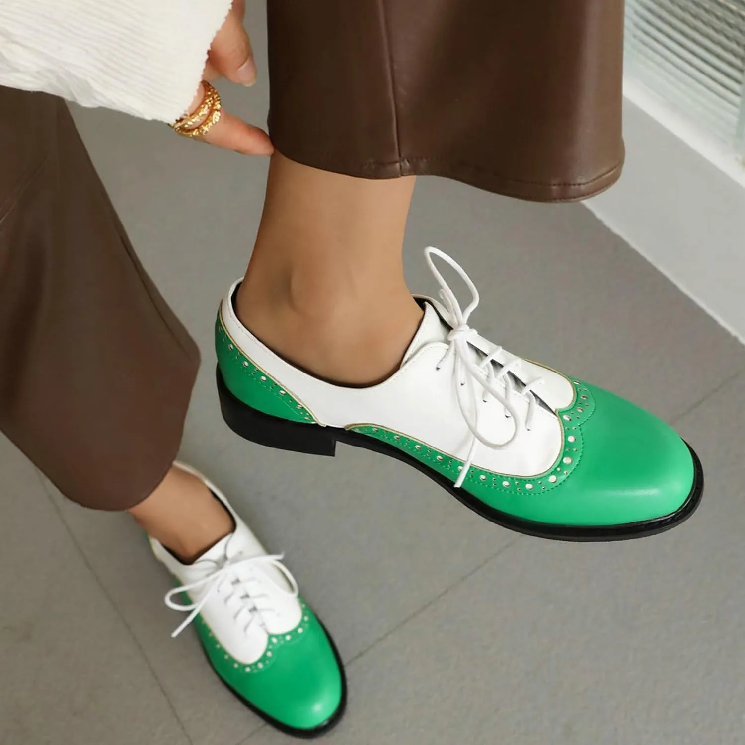 KysBloes Women Oxford Flats Lace Up Wingtip Brogue Shoes Low Heel Closed Toe Vintage Saddle Shoes