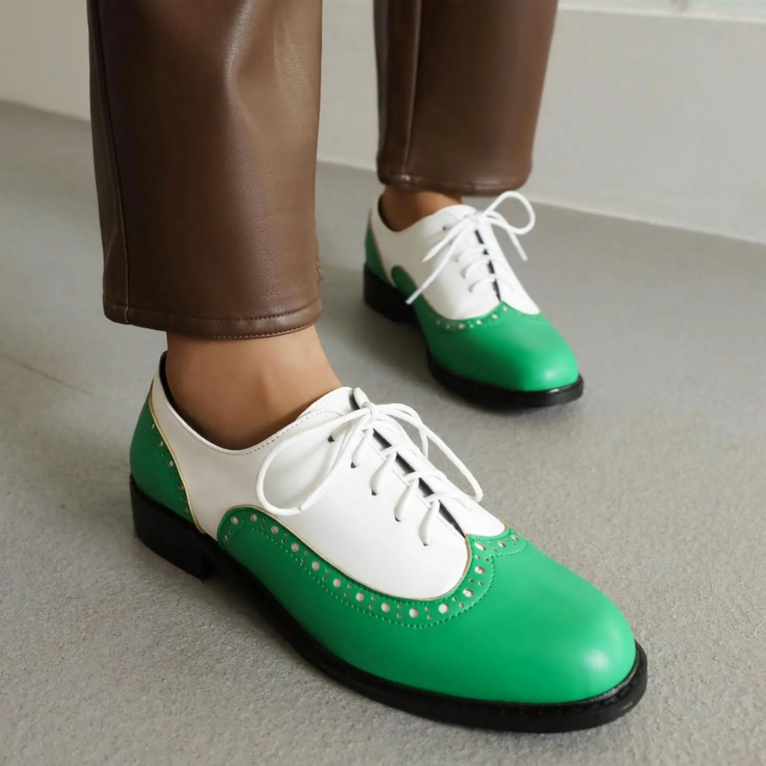 KysBloes Women Oxford Flats Lace Up Wingtip Brogue Shoes Low Heel Closed Toe Vintage Saddle Shoes