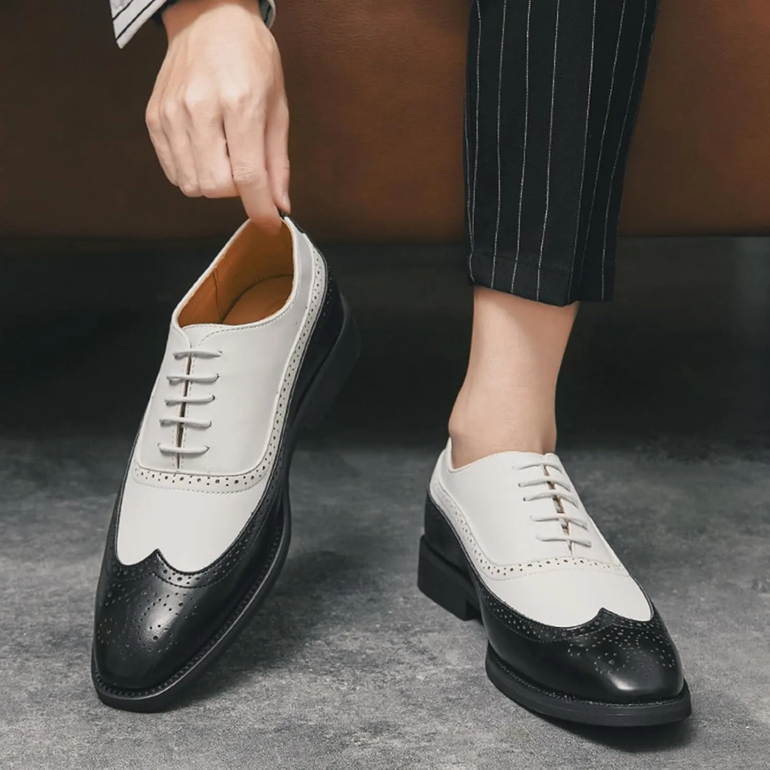 Men's Leather Wingtip Oxfords Dress Shoes, Classic lace-up Two-Tone Brogues Oxford Shoes, Fashionable high-end Formal Business Banquet Oxford Dress Shoes