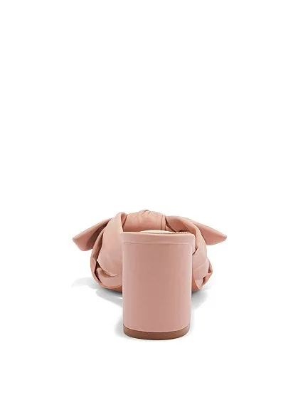 Nataly Mule