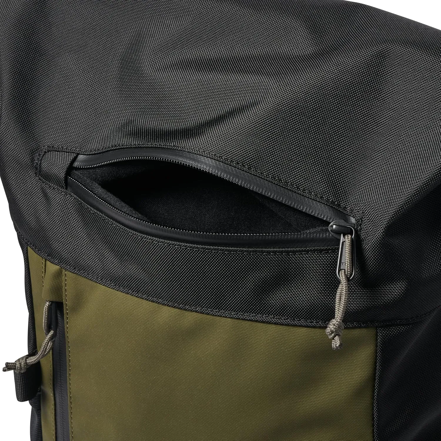 Roark Passenger 27L 2.0 Backpack, Travel Day Pack with Laptop Storage, Black/Military