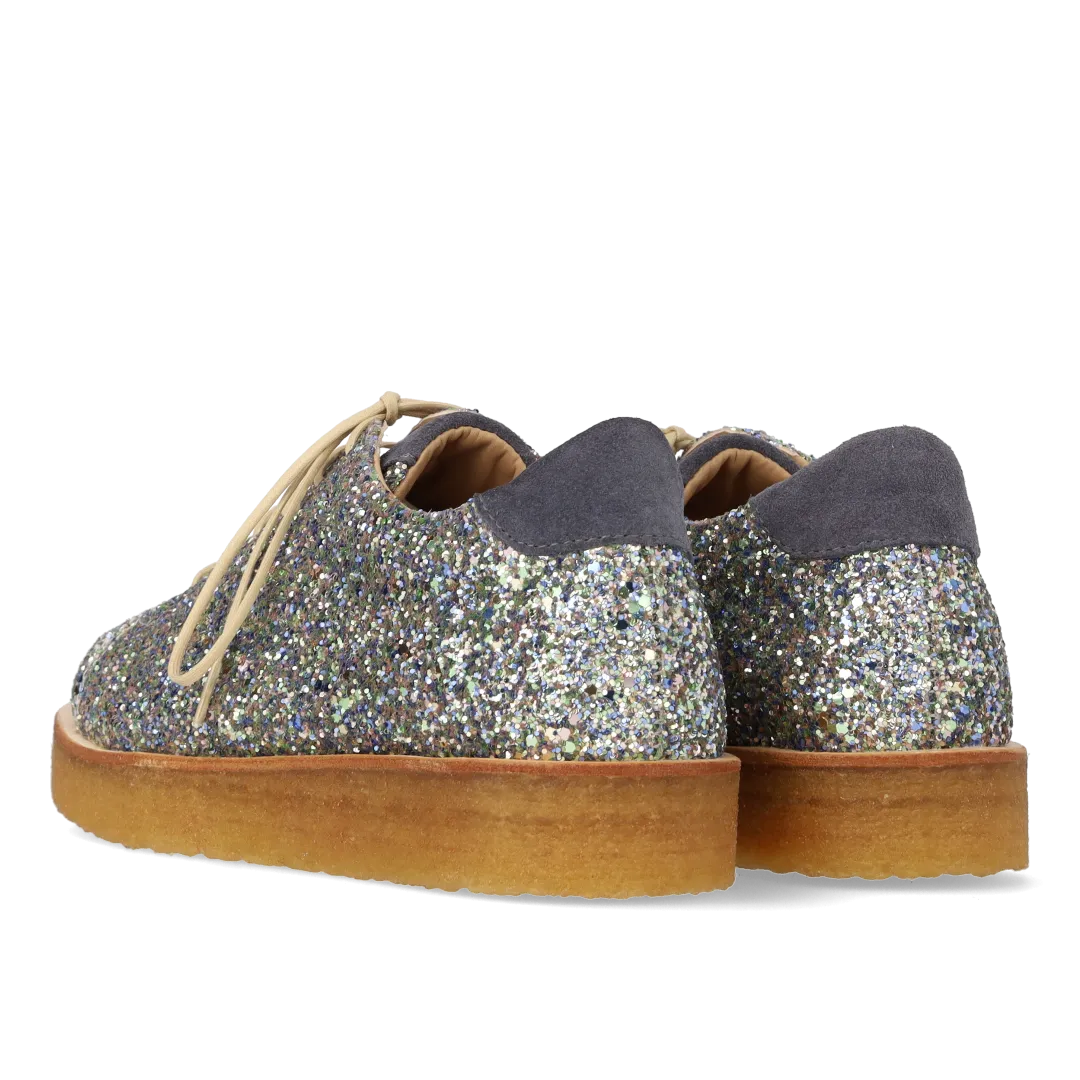Sneaker mit Glitzer und Plateausohle