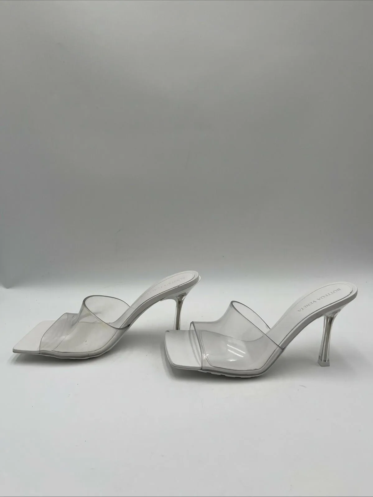 Women’s Bottega Veneta Pudding Stretch Mule Sandals in White/Clear Size 39 - Very Good