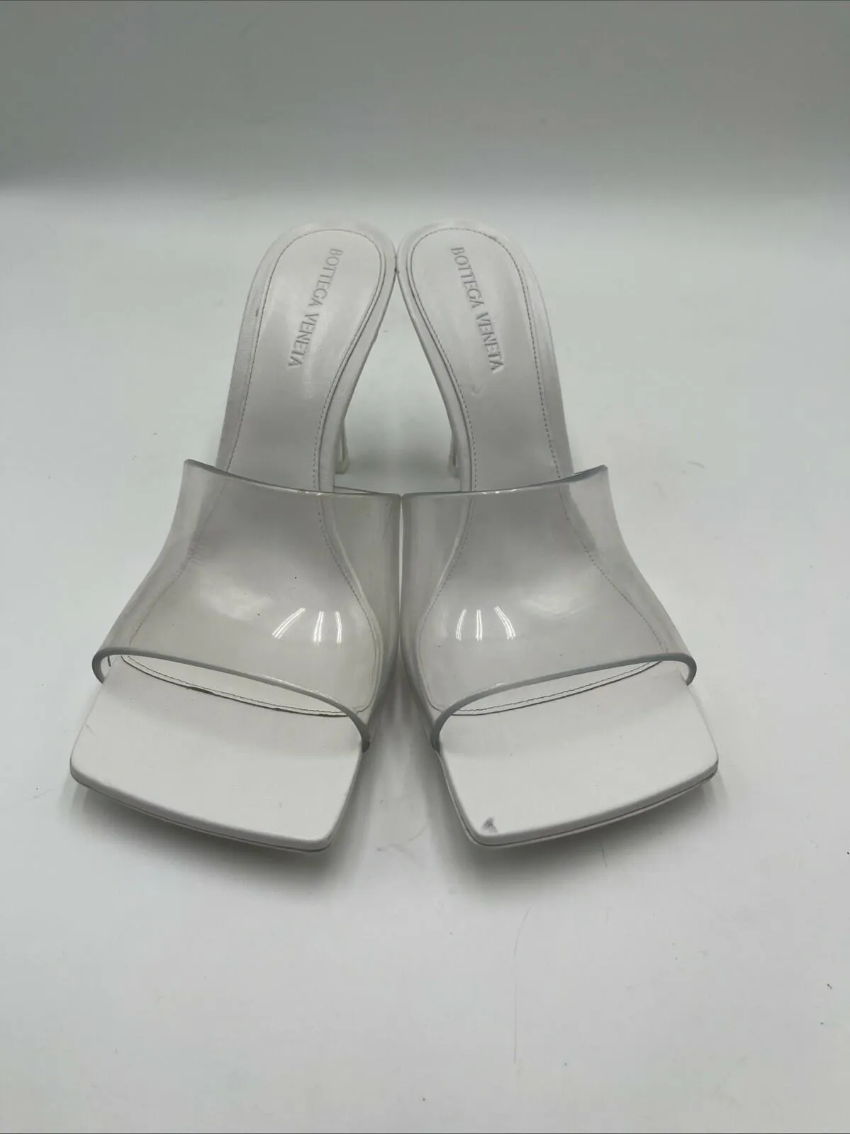 Women’s Bottega Veneta Pudding Stretch Mule Sandals in White/Clear Size 39 - Very Good