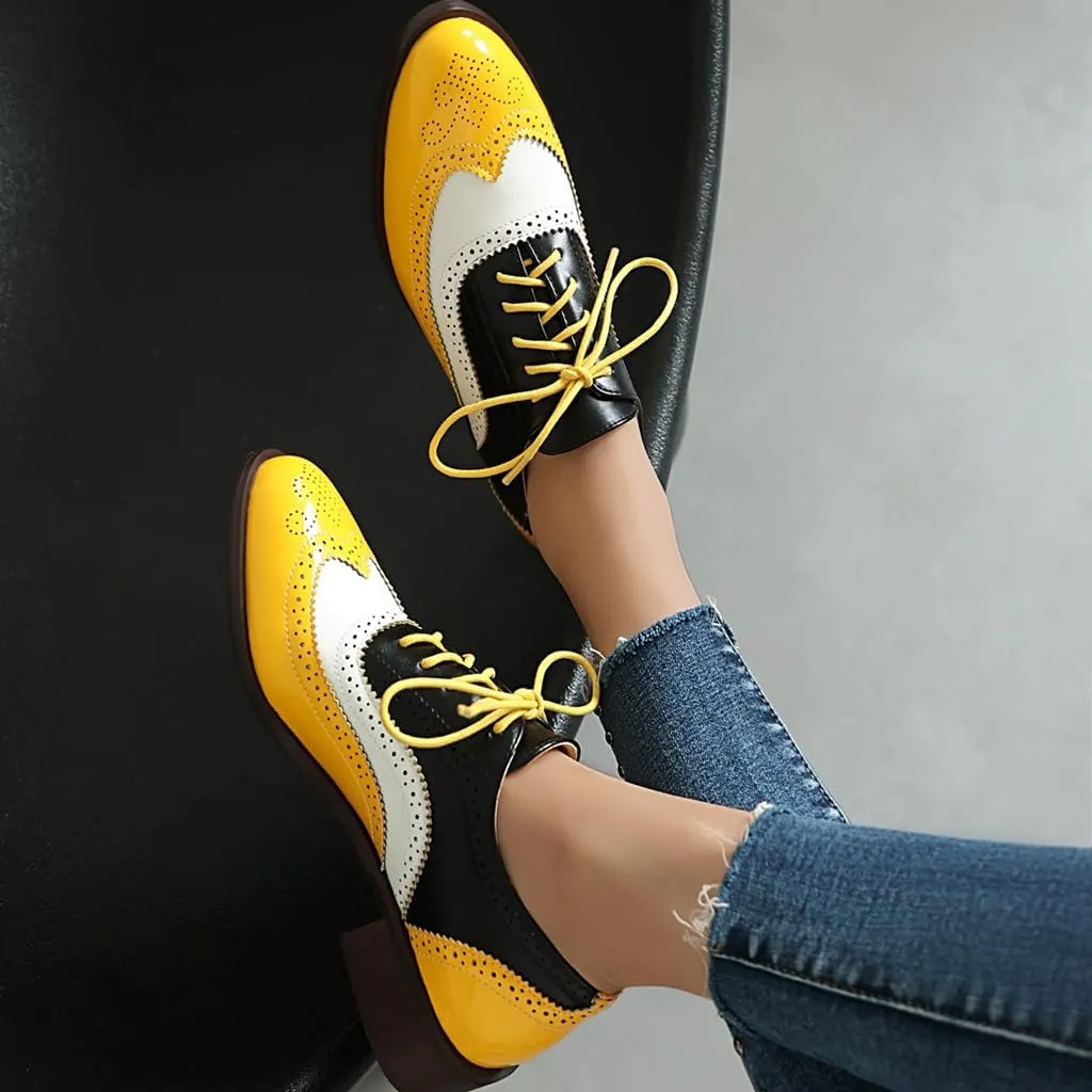 Women's Flat Saddle Oxford Shoes Two Toned Round Toe Wingtip Lace Up Perforated Low Heel School Oxfords Brogues