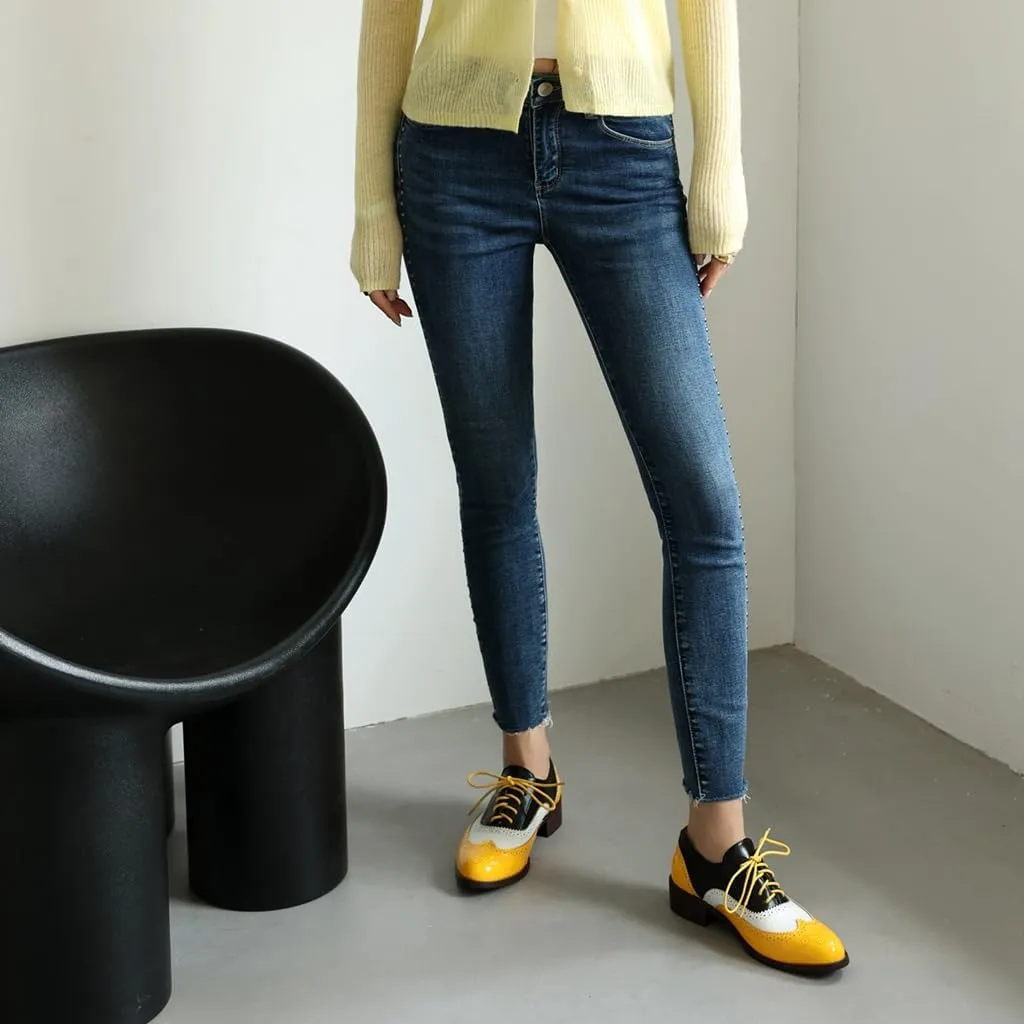 Women's Flat Saddle Oxford Shoes Two Toned Round Toe Wingtip Lace Up Perforated Low Heel School Oxfords Brogues