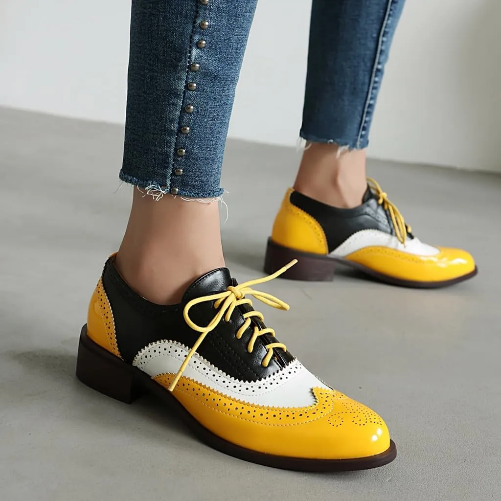 Women's Flat Saddle Oxford Shoes Two Toned Round Toe Wingtip Lace Up Perforated Low Heel School Oxfords Brogues
