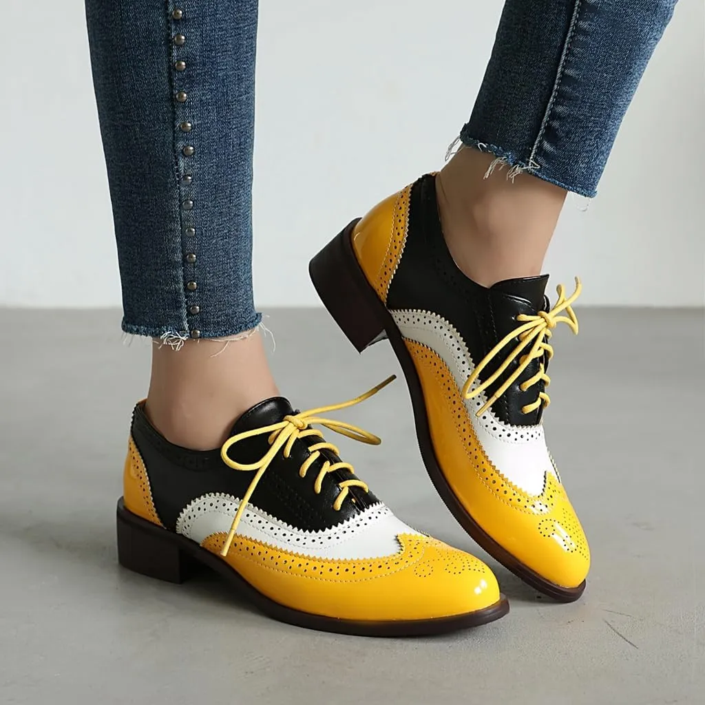 Women's Flat Saddle Oxford Shoes Two Toned Round Toe Wingtip Lace Up Perforated Low Heel School Oxfords Brogues